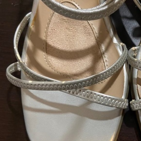 Silver Strapped Heels Ladies Size US 6 - Picture 9 of 10